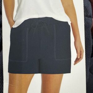 Gap navy pull on shorts NWT.